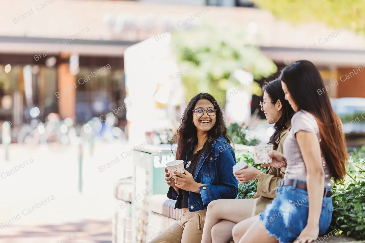 Students in Green Square in Kingston (12)