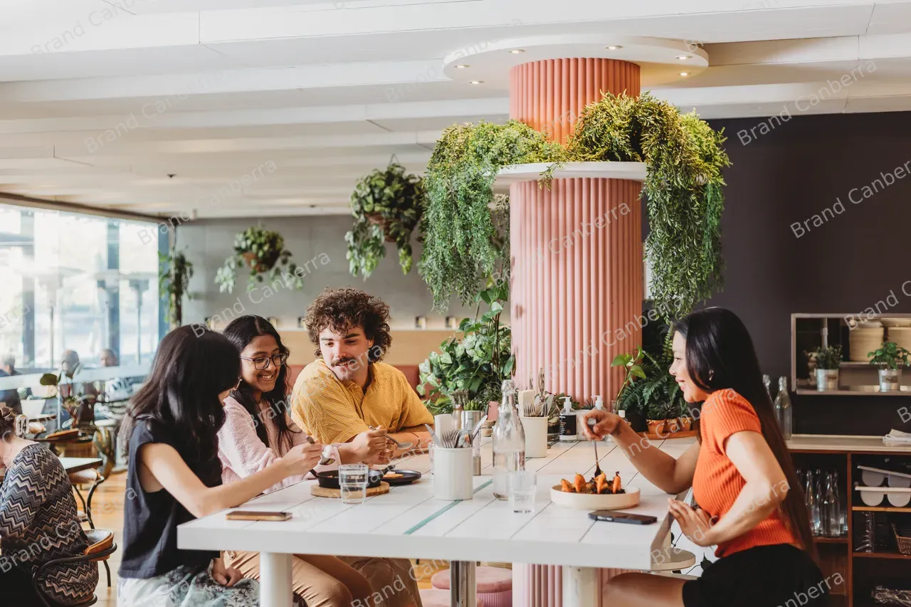 Students meeting at Dockside Cafe on the Kingston Foreshore (1)
