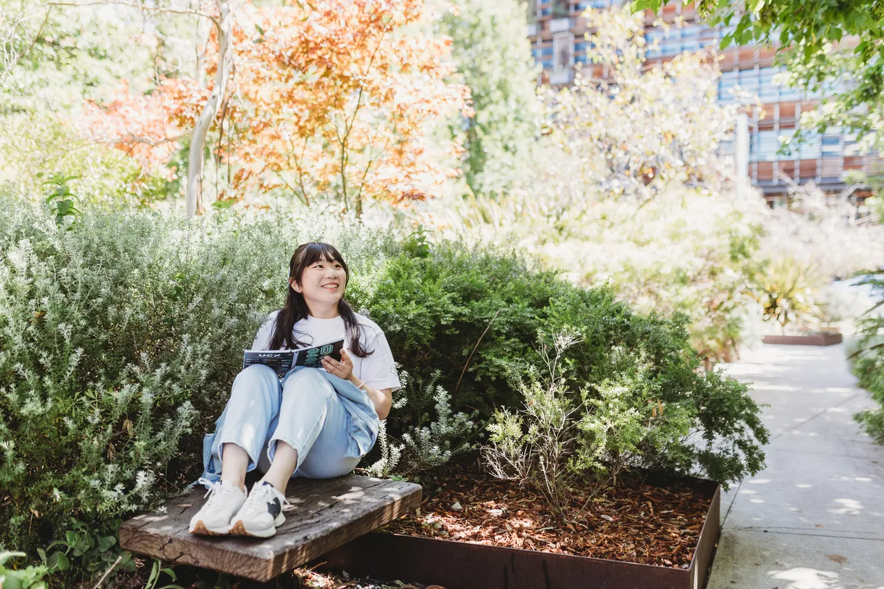 Students in New Acton - 100748