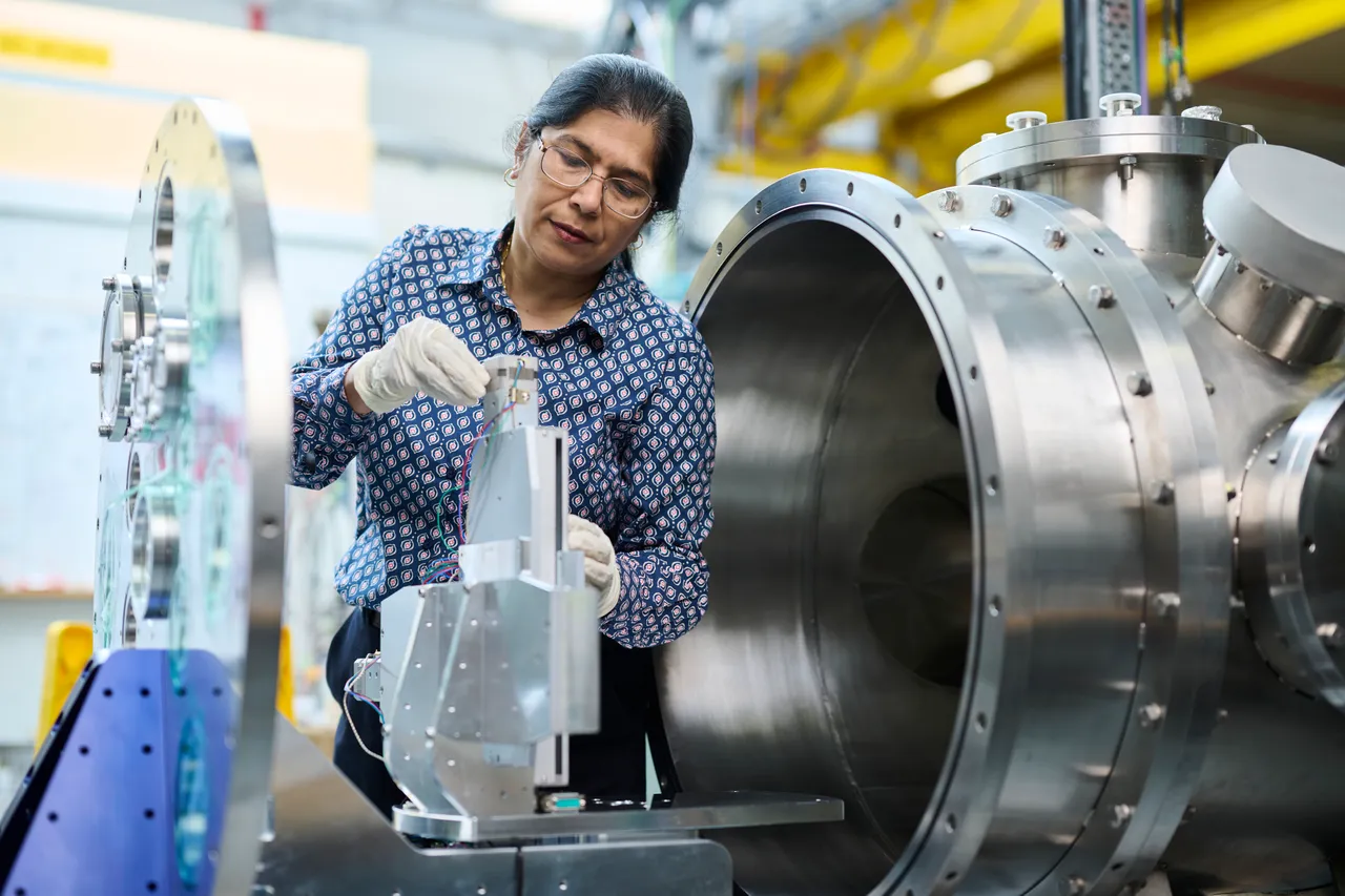 ANU Heavy Ion Accelerator - 100572