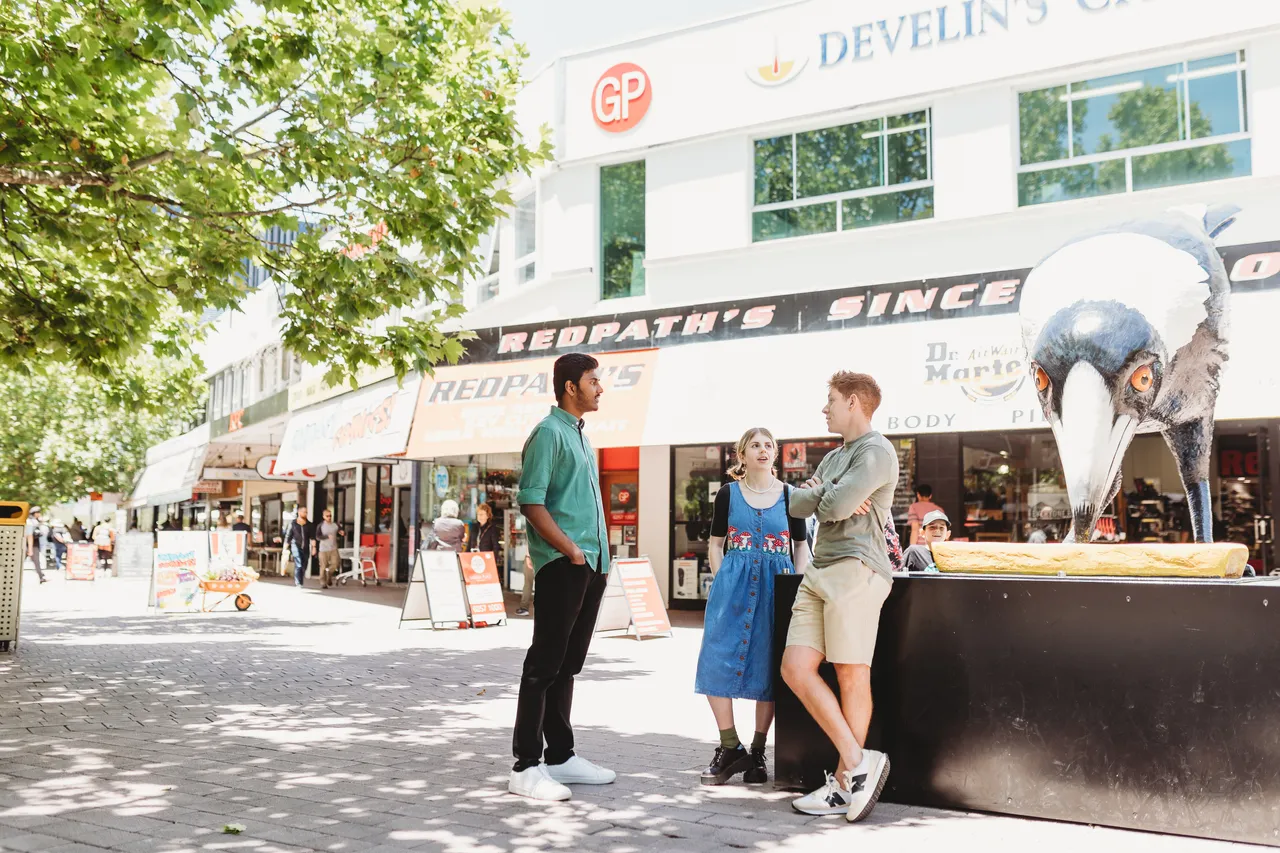 Students in Garema Place - 100878