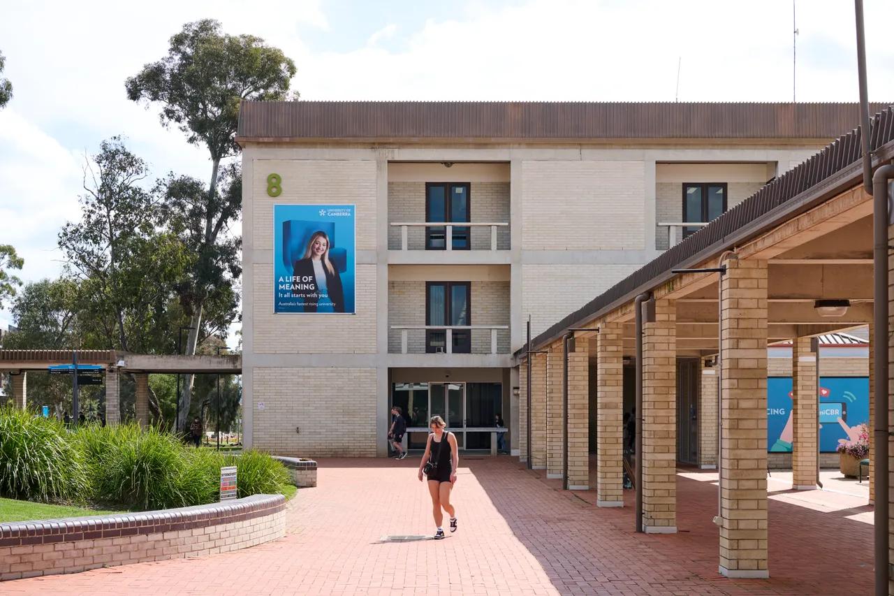 University of Canberra - 100344