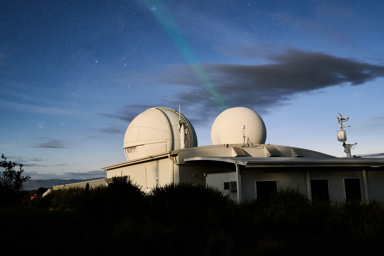 EOS Laser at Mt Stromlo - 100429