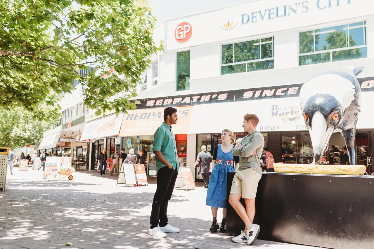 Students in Garema Place - 100879