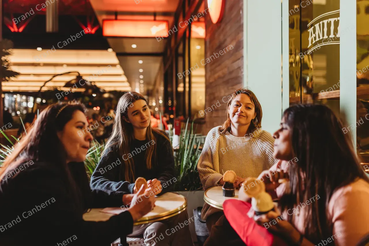 Students gathering at Anita Gelato in the City Centre (10)