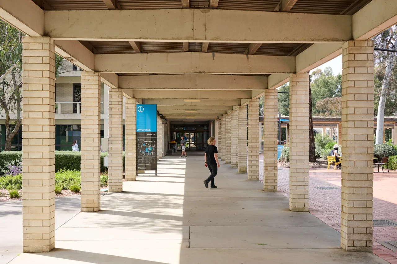  University of Canberra - 100364
