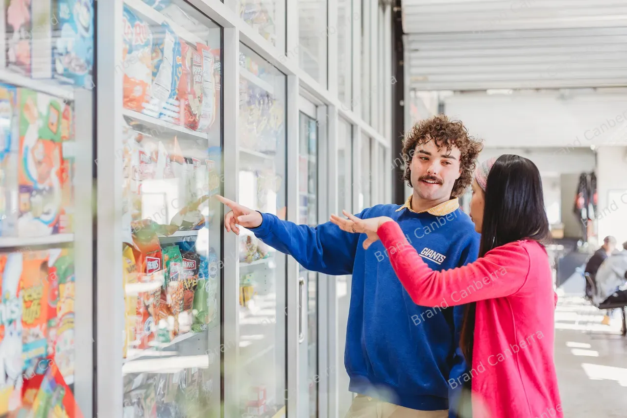 Students shopping at Fyshwick Fresh Food Markets (20)