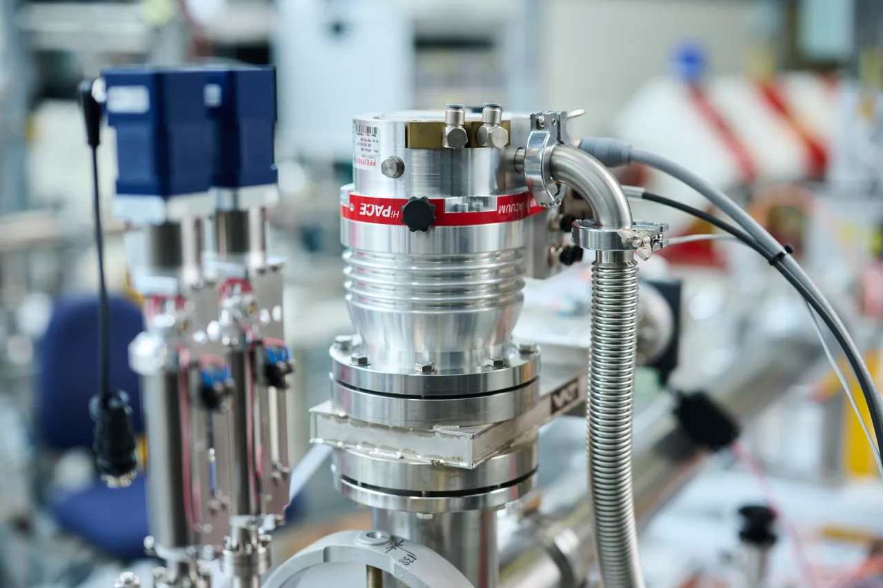 ANU Heavy Ion Accelerator Facility - 100576