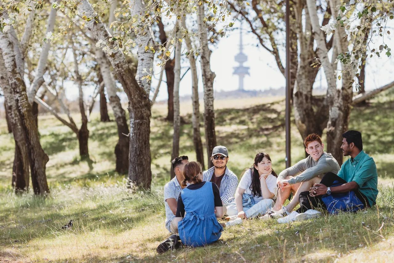 Students meeting at the West Basin - 100789