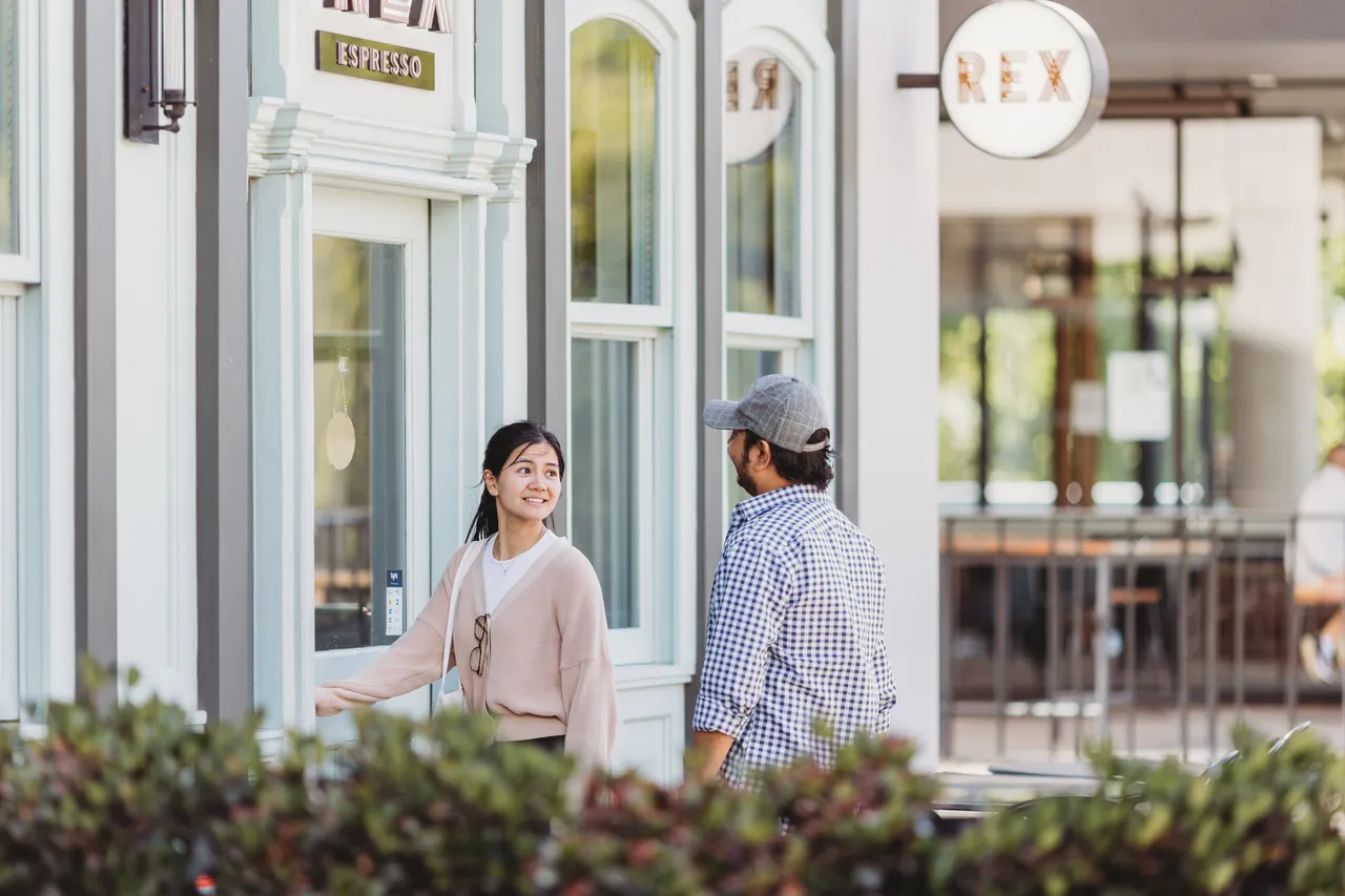Students meeting at Rex Cafe on ANU Campus