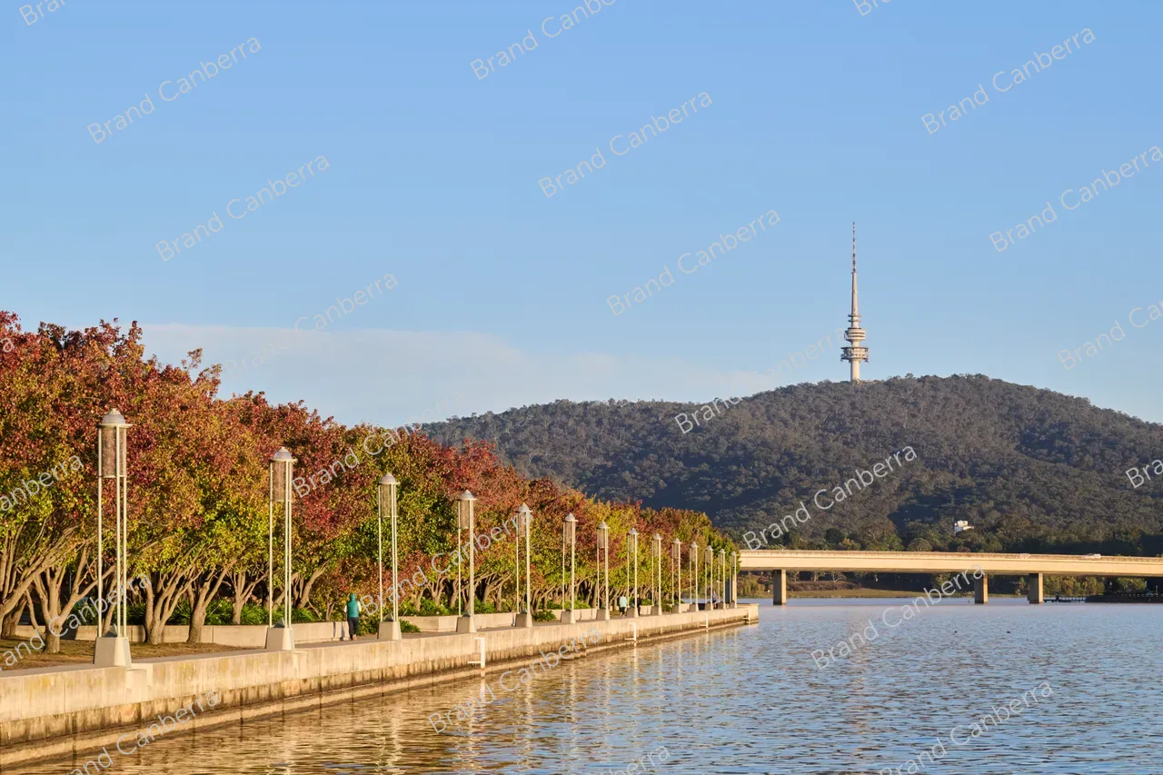 Sunrise scene at Lake Burley Griffin (1)