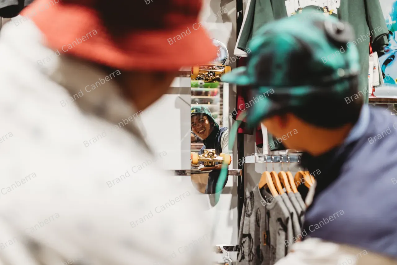 Students shopping at Trilogy Skate Shop in Braddon (9)