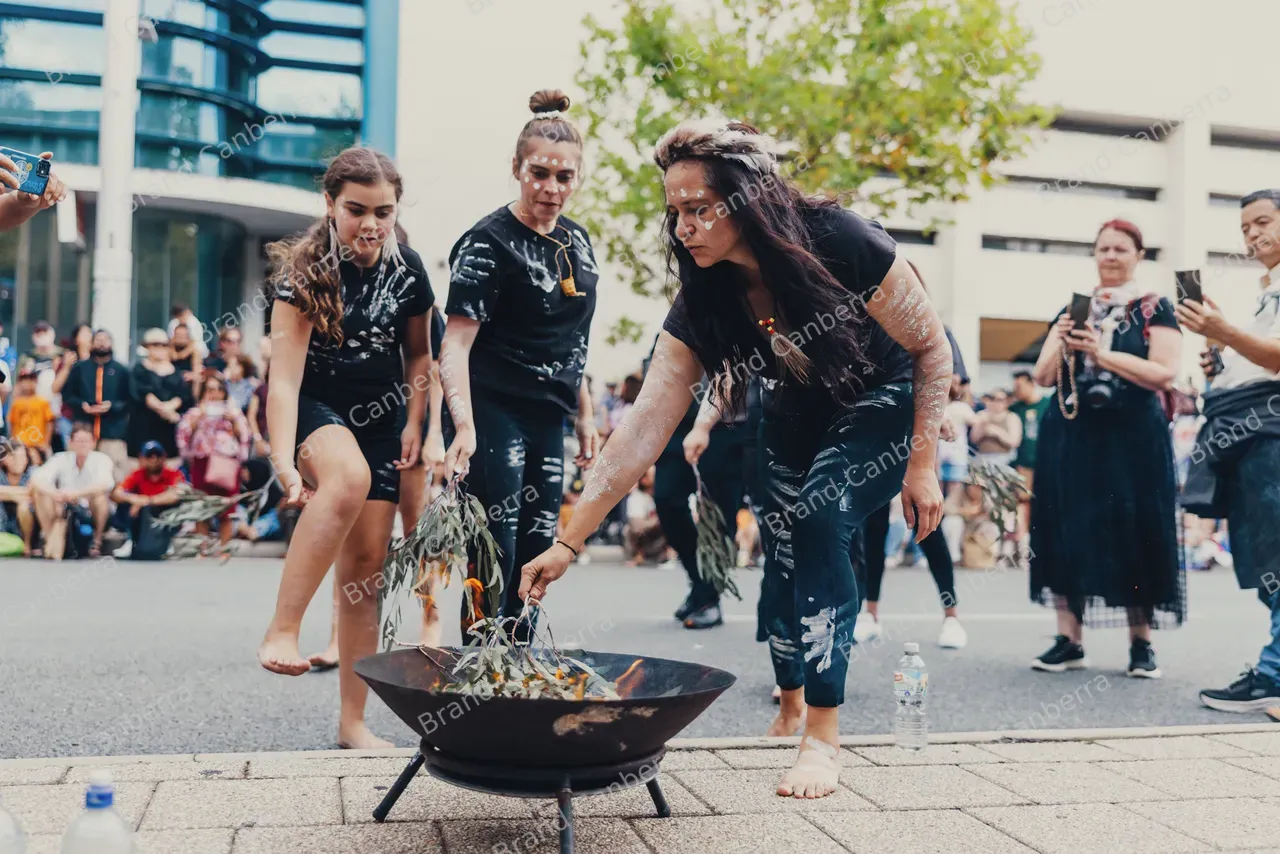 Ngunnawal Dance Academy in the Smartraveller Parade at National Multicultural Festival (13)