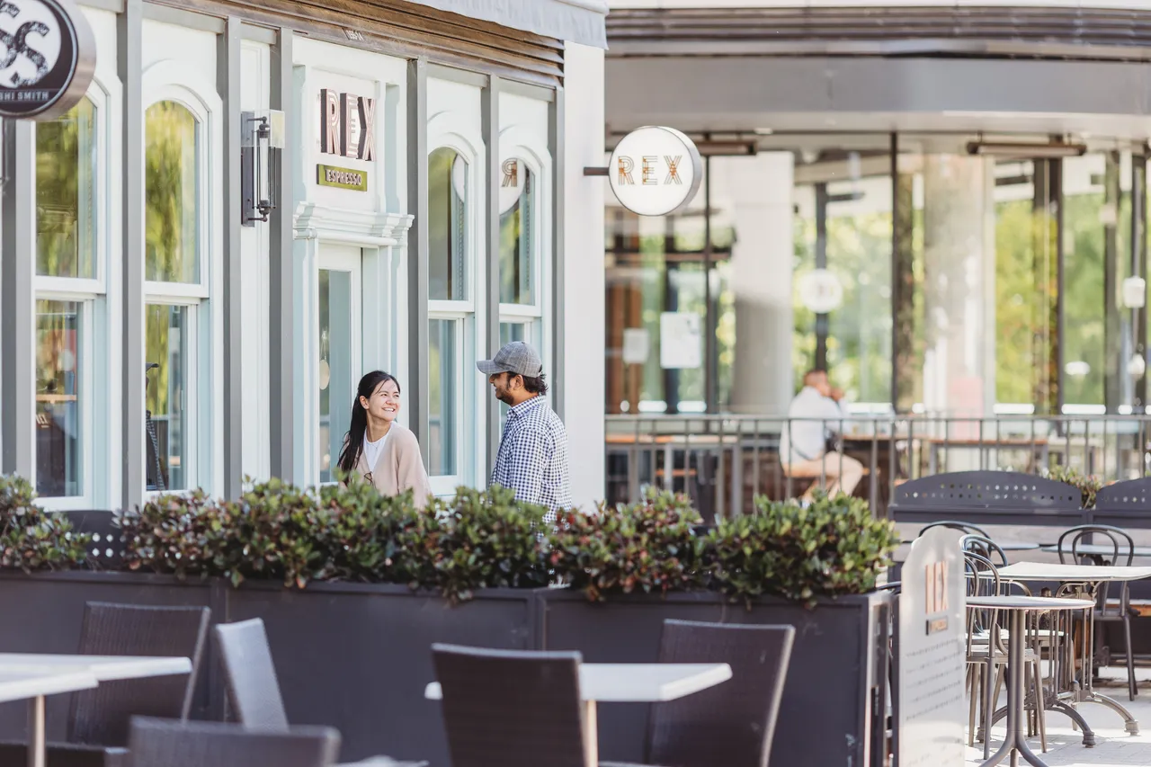 Students meeting at Rex Cafe on ANU Campus