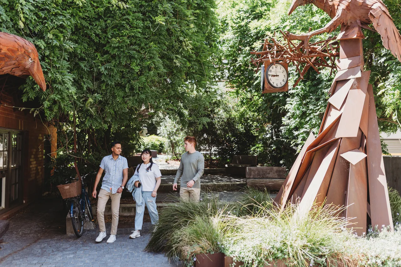 Students in New Acton - 100727