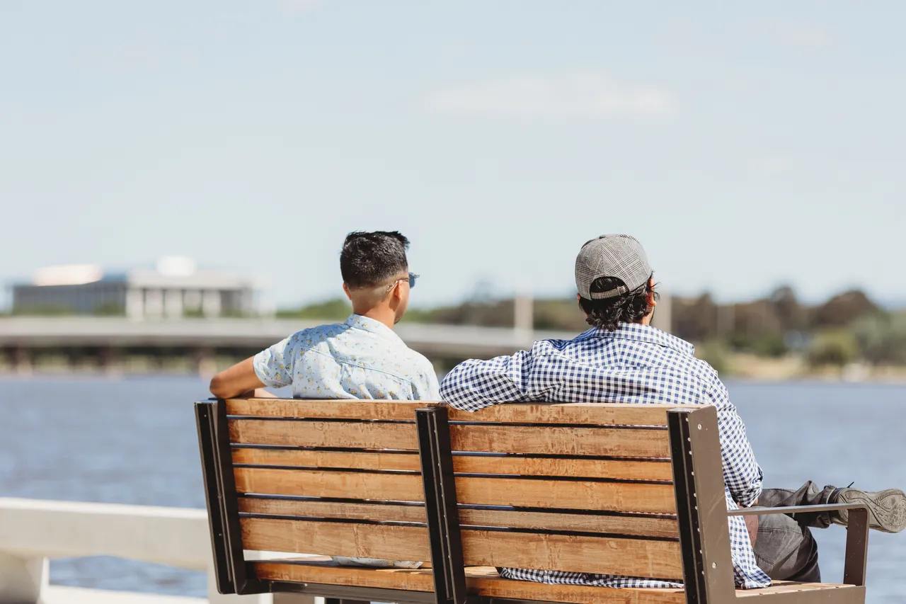 Students on the West Basin Promenade - 100792