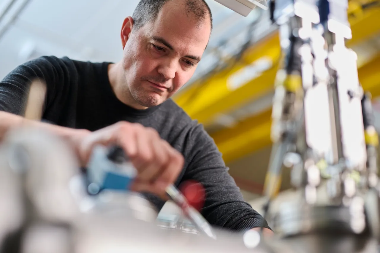 ANU Heavy Ion Accelerator - 100581