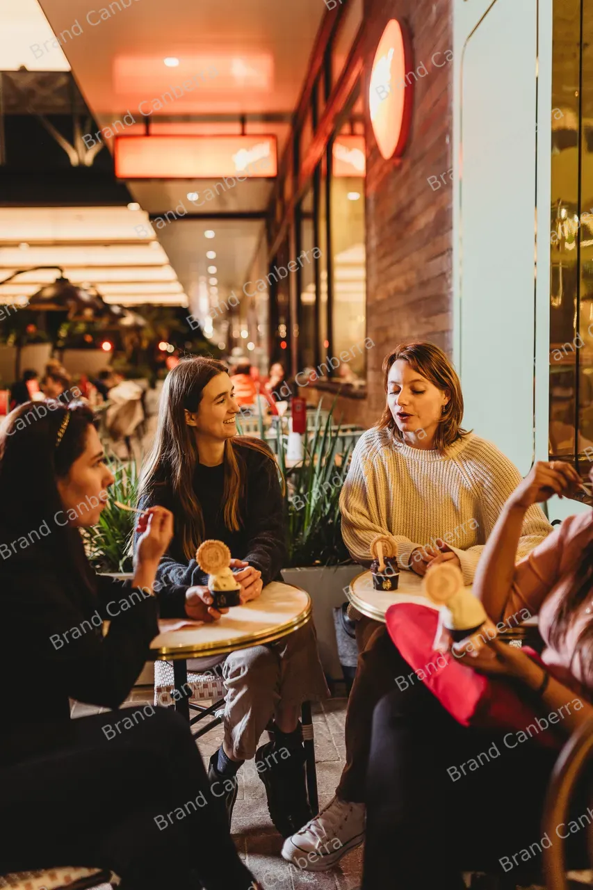 Students gathering at Anita Gelato in the City Centre (8)