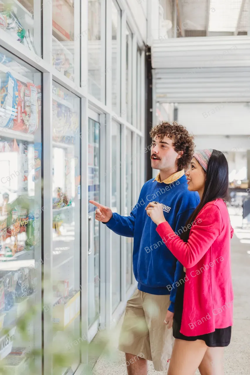 Students shopping at Fyshwick Fresh Food Markets (21)