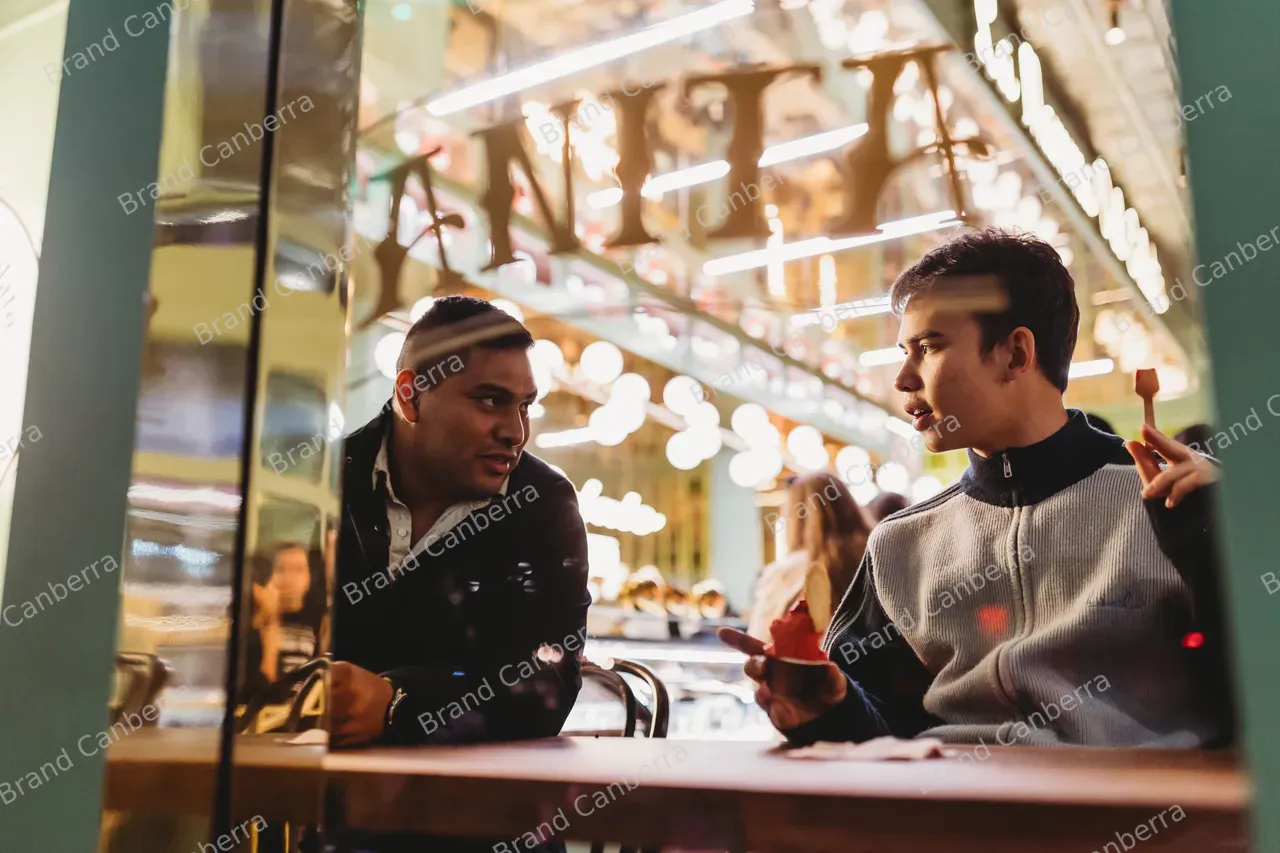 Students gathering at Anita Gelato in the City Centre (5)