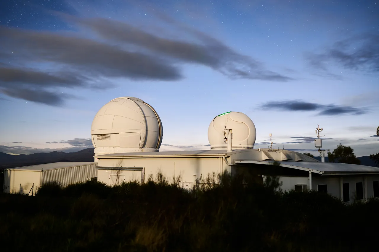 EOS Laser at Mt Stromlo - 100428
