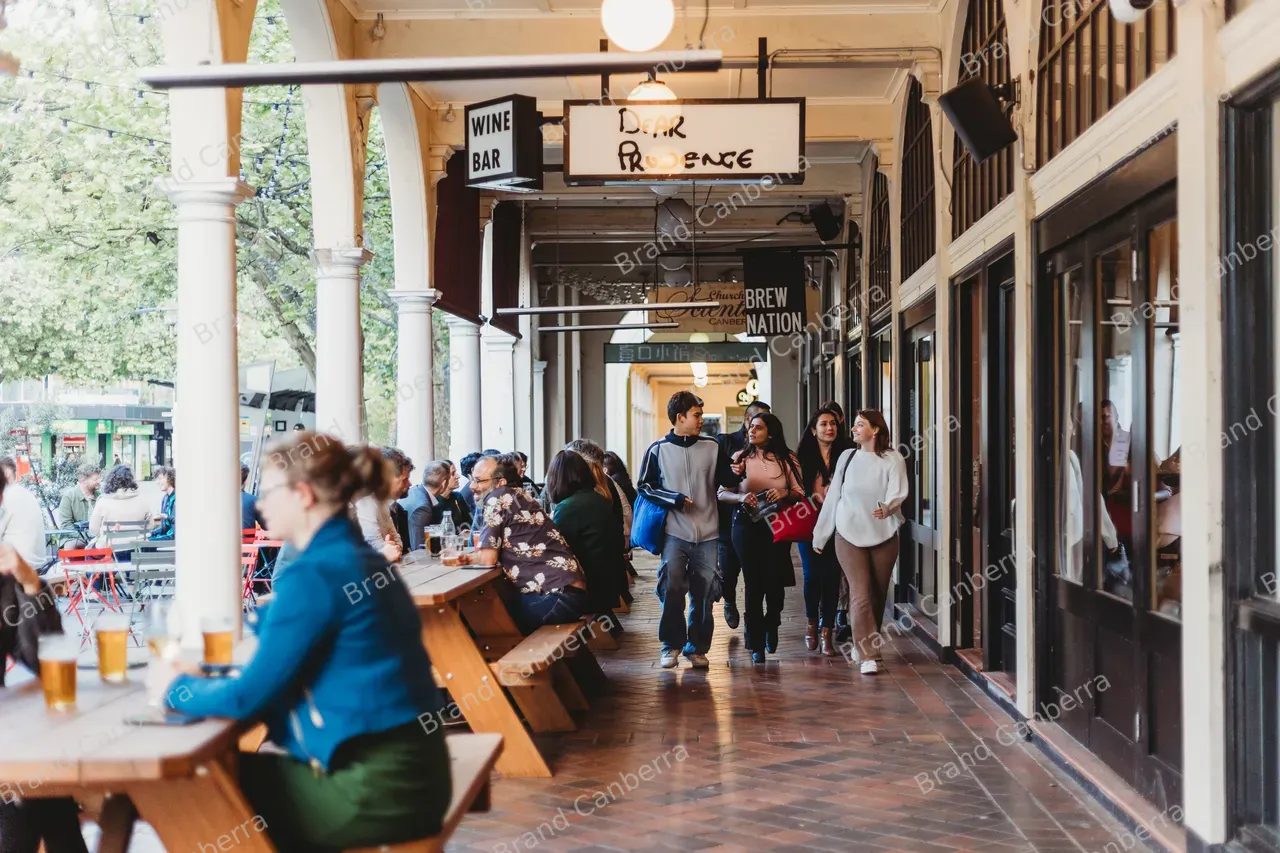 Students walking around the Sydney Building in the City Centre (1)