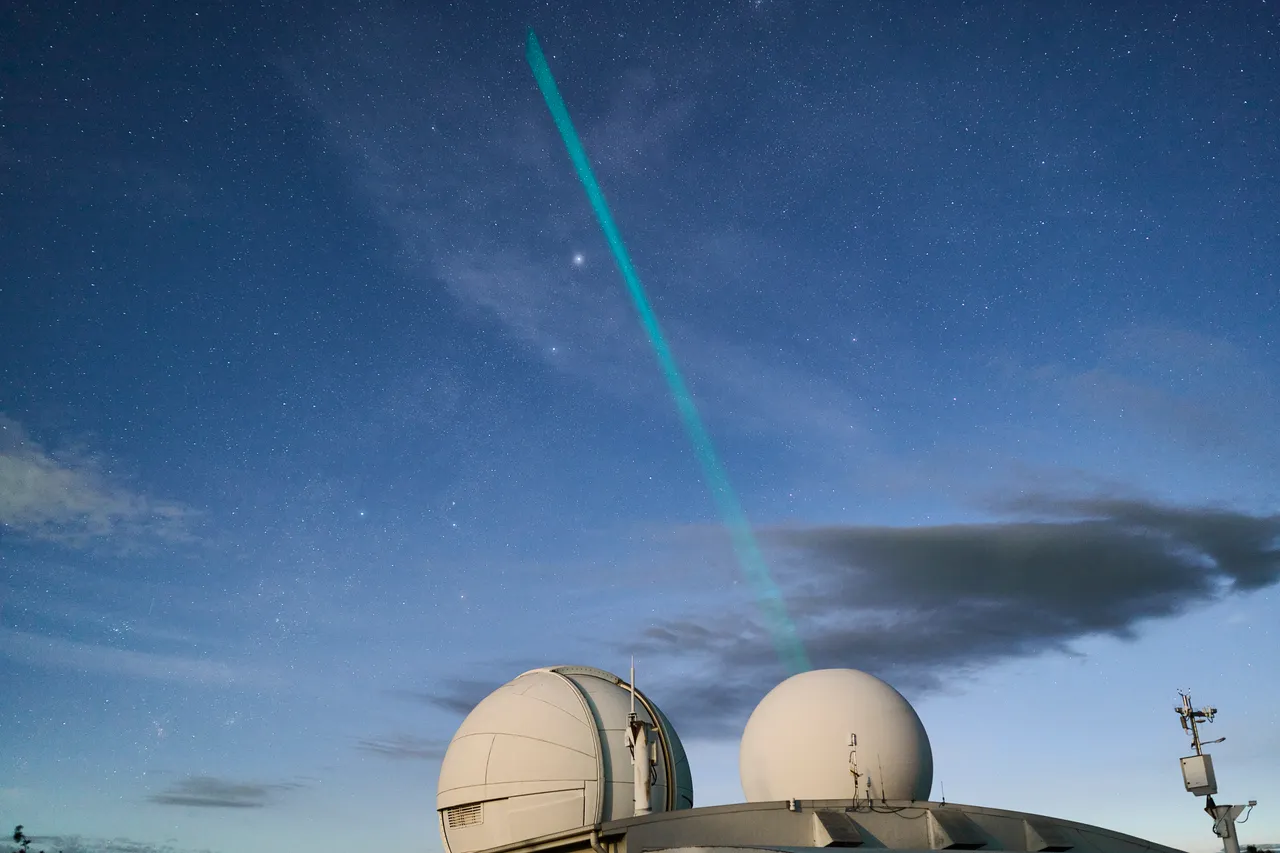 EOS Laser at Mt Stromlo - 100430