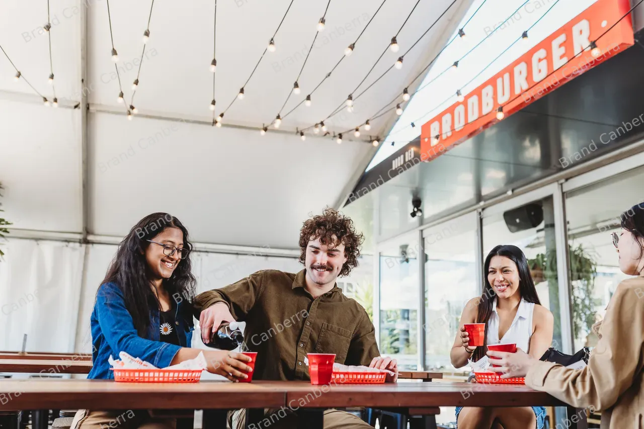 Students at Brodburger in Kingston (3)