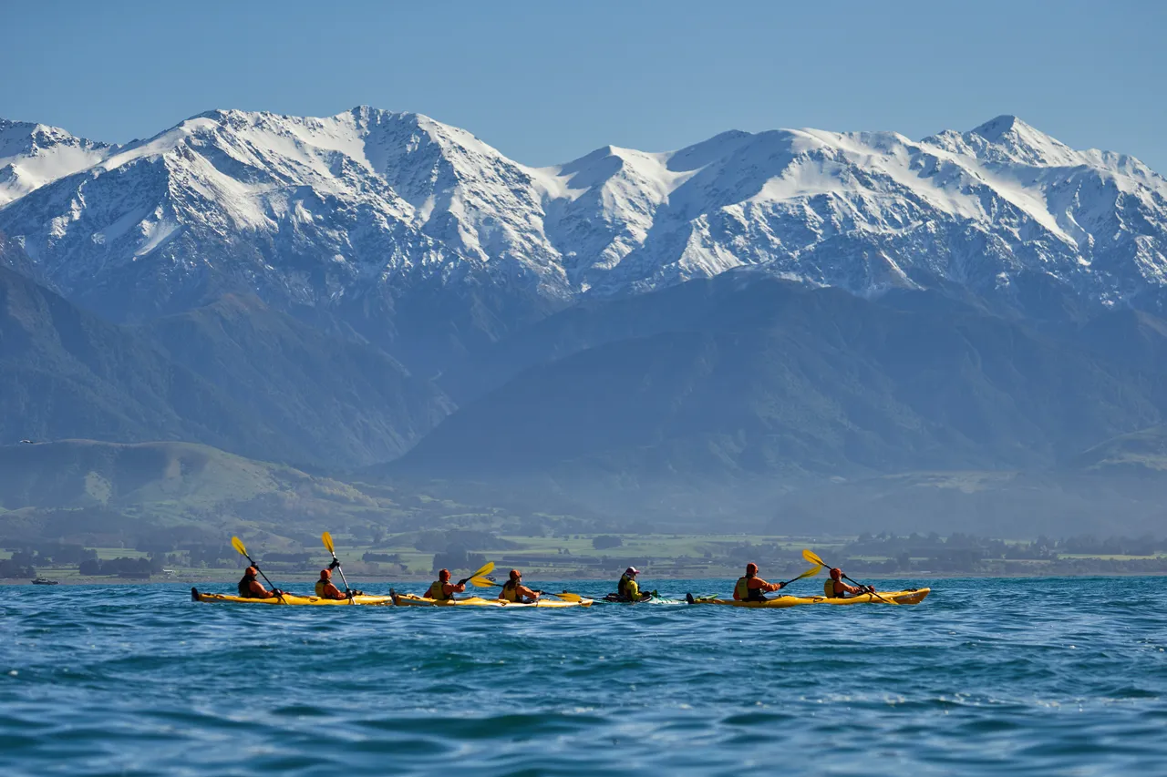 Kaikoura Kayaks ,mountain view