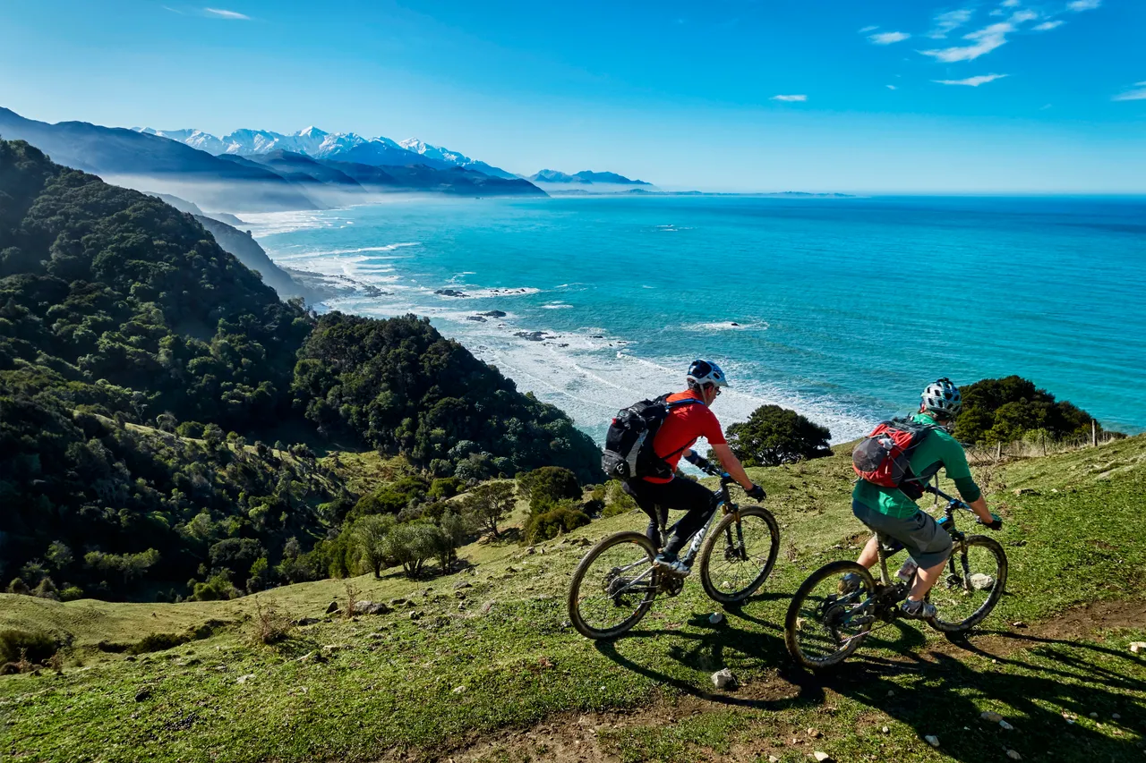 Friends cycling view of Sea