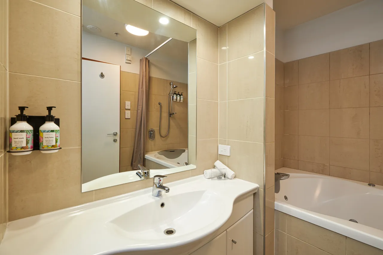 The White Morph Kaikōura bathroom