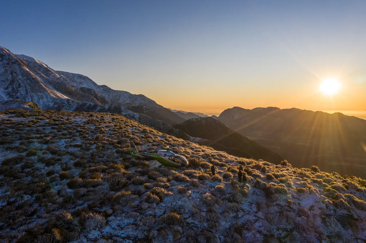 South Pacific Helicopter, Mountain View Sunset 2