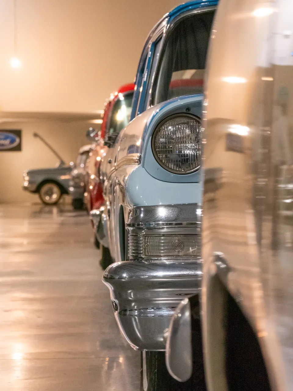 Bernies Diner Car Row Front light