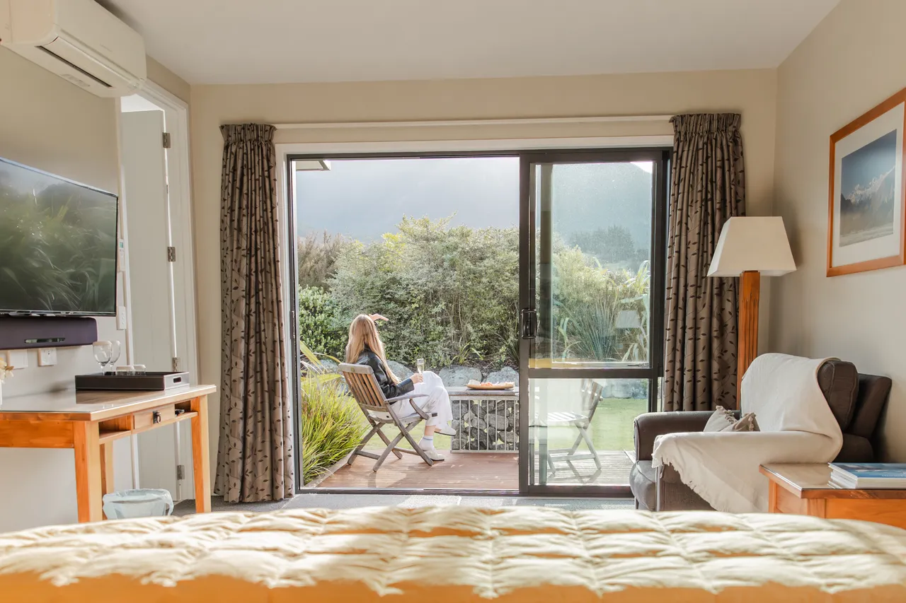 Manakau Lodge Bedroom
