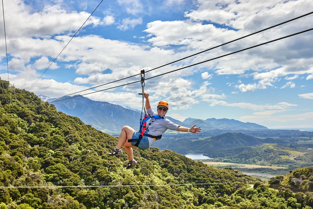 Spectacular sea & mountain views at EcoZip Kaikoura