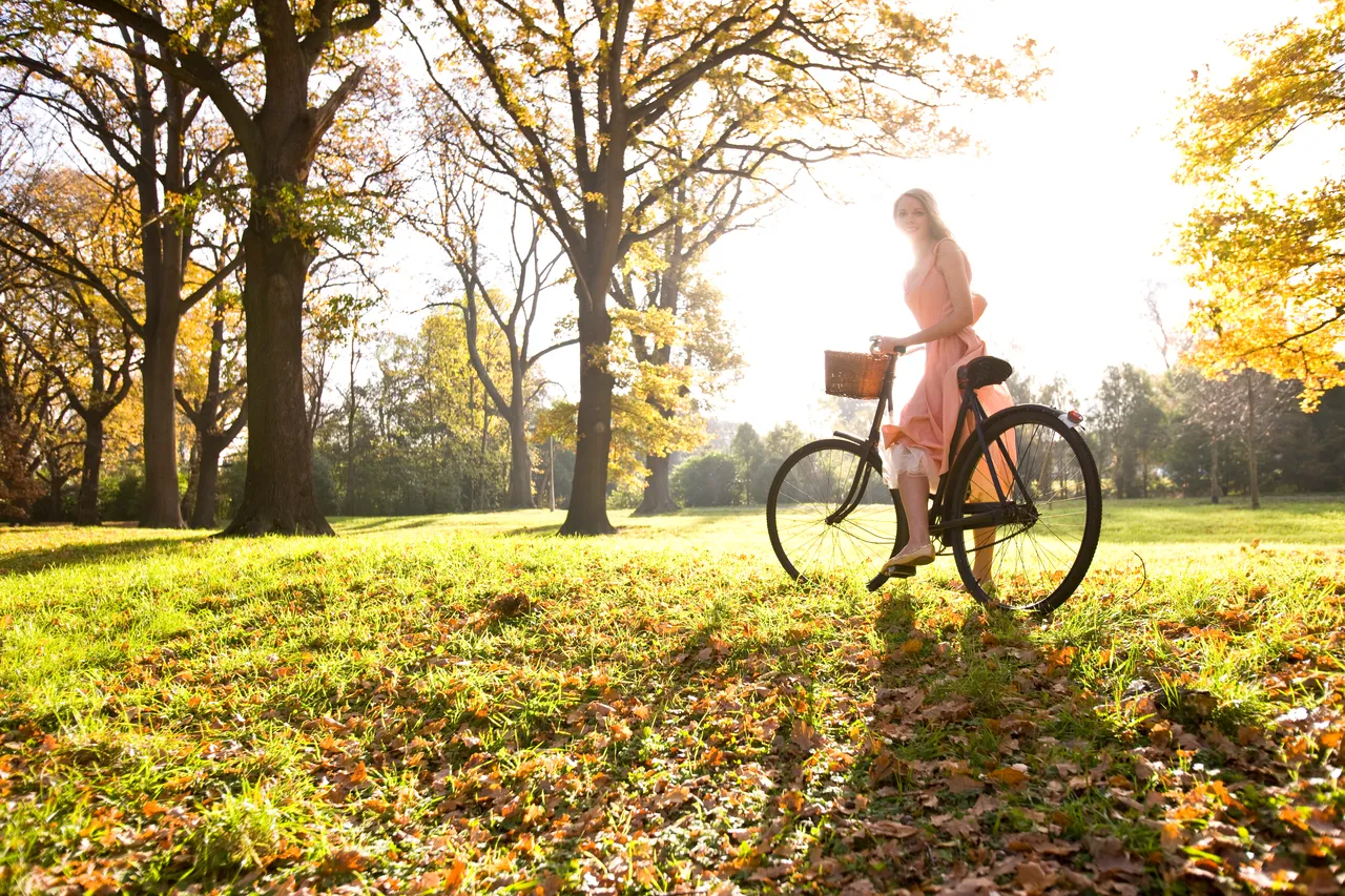Autumn cycling in Hagley Park