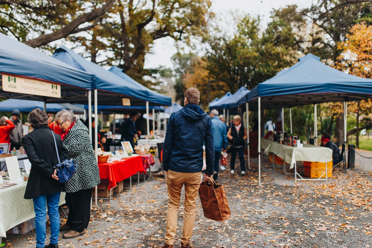 Riccarton House and Bush Farmers Market in Autumn