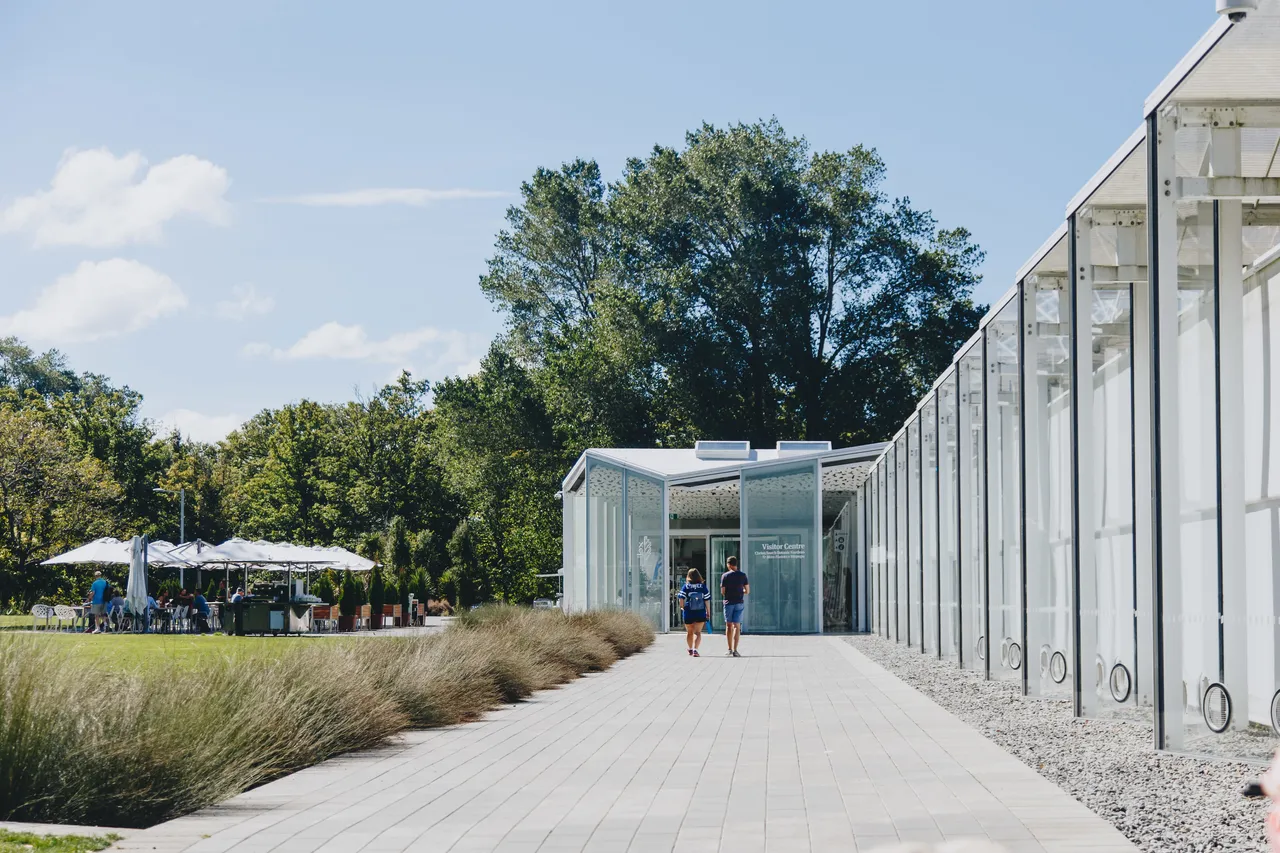 Entry to the Botanic Gardens Visitor Centre
