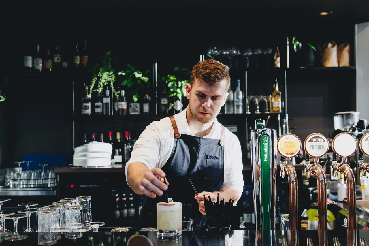 Bartender at Botanic