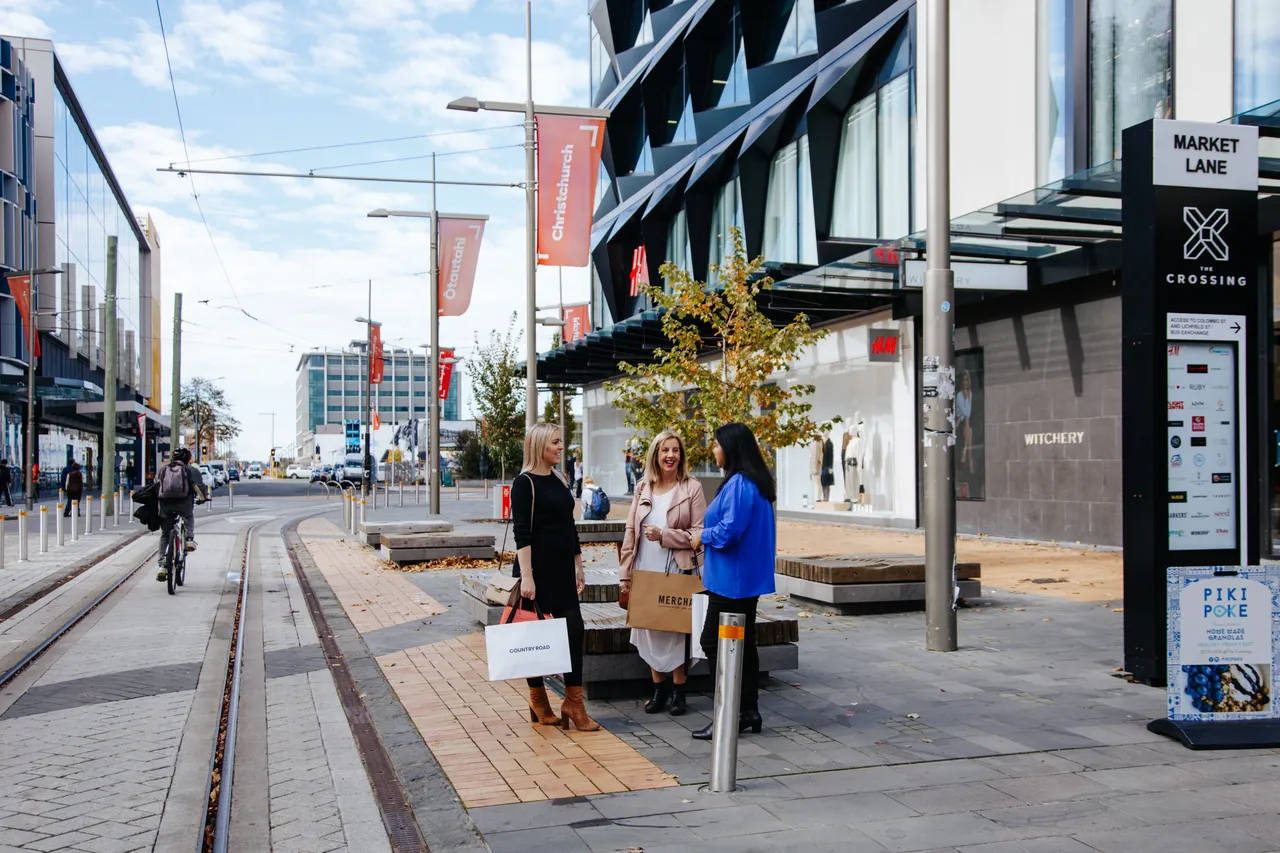 Females shopping in Cashel Mall
