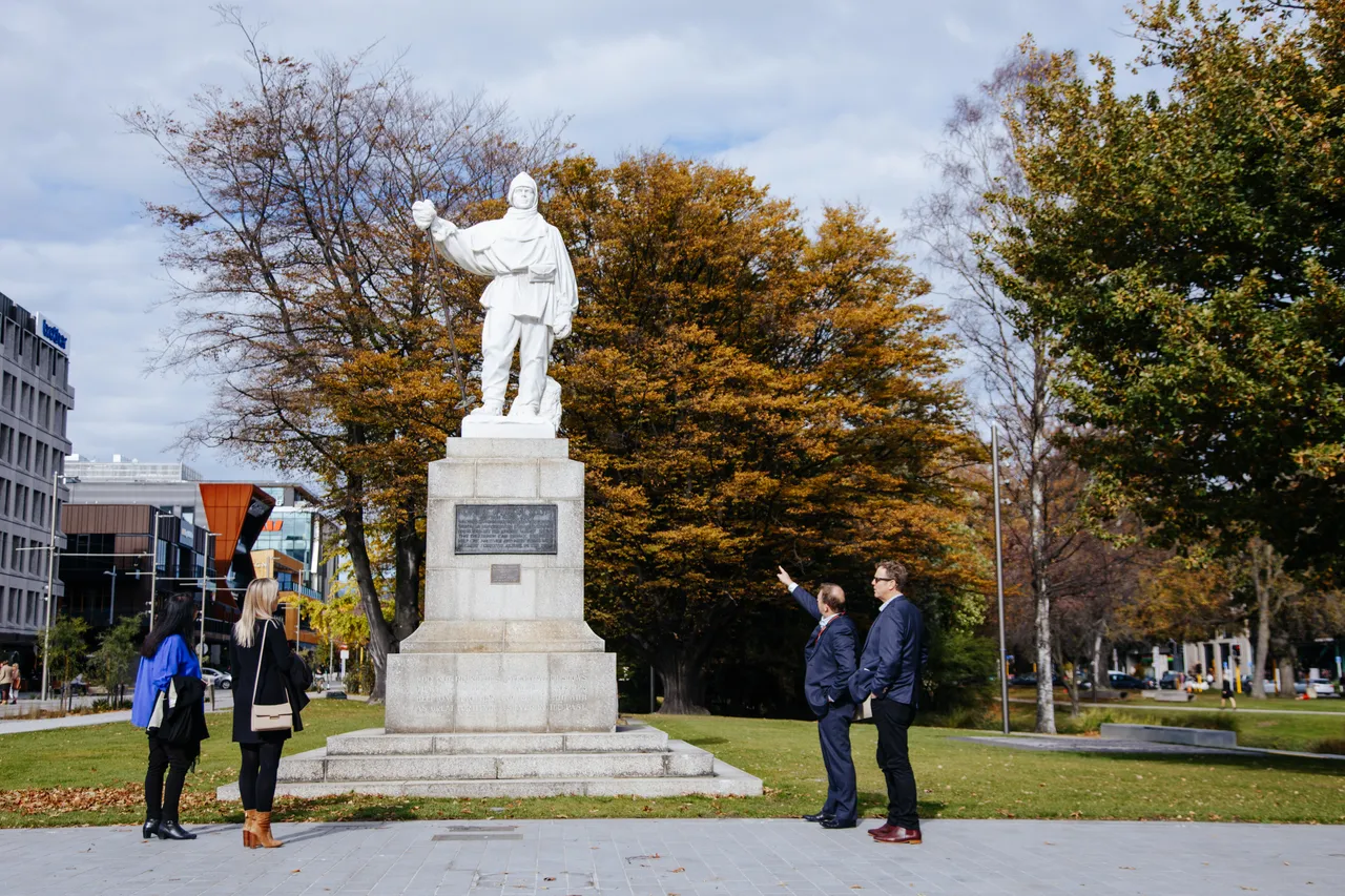 People at Robert Falcon Scott Statue
