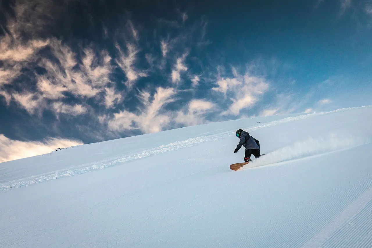 Mt Hutt Snowboarder First Tracks