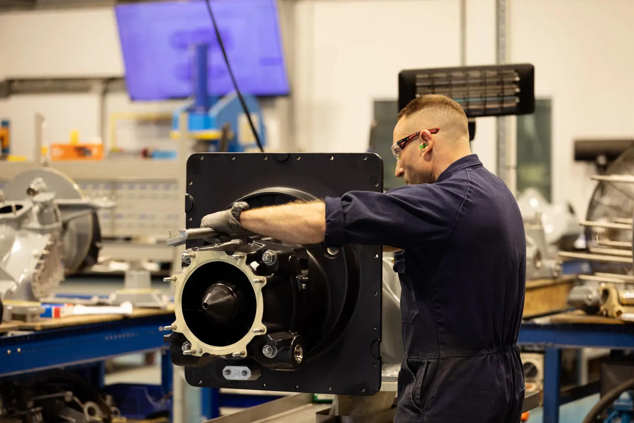 Water jet and vessel control manufacturing