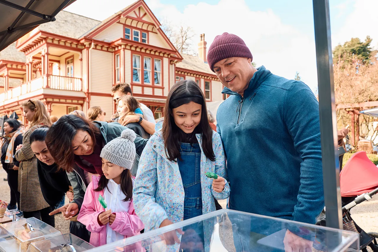 Family at weekend market
