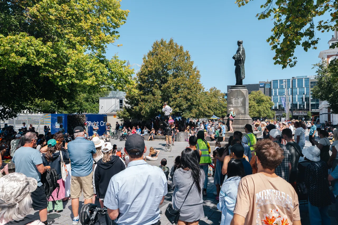 World Buskers Festival crowd