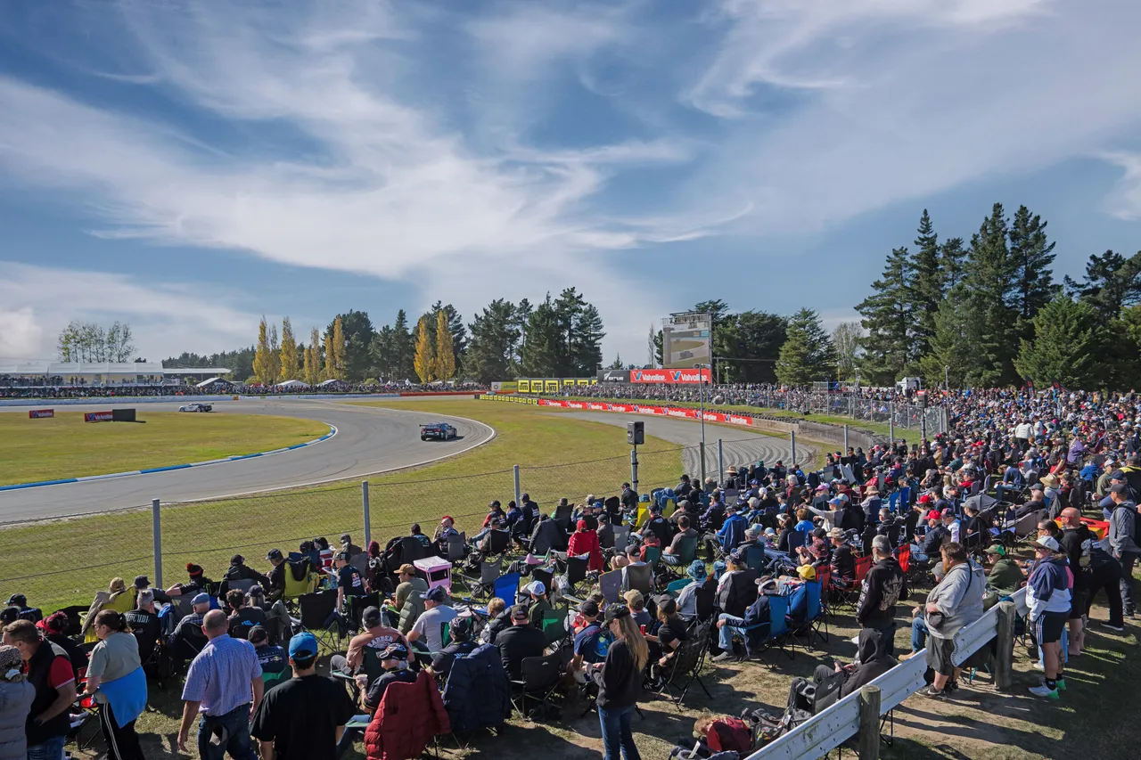 Supercars 2026 crowd