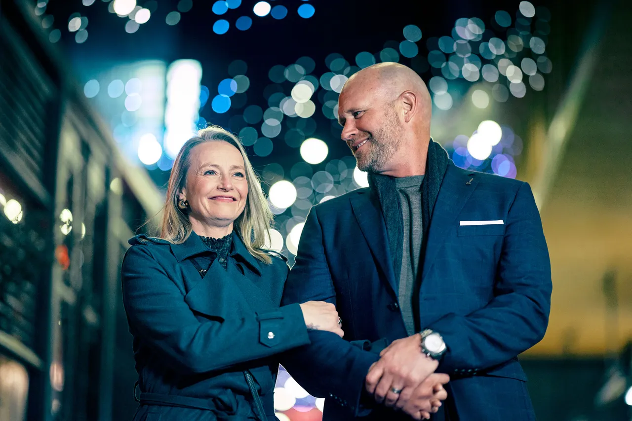 Couple Walking under lights_526