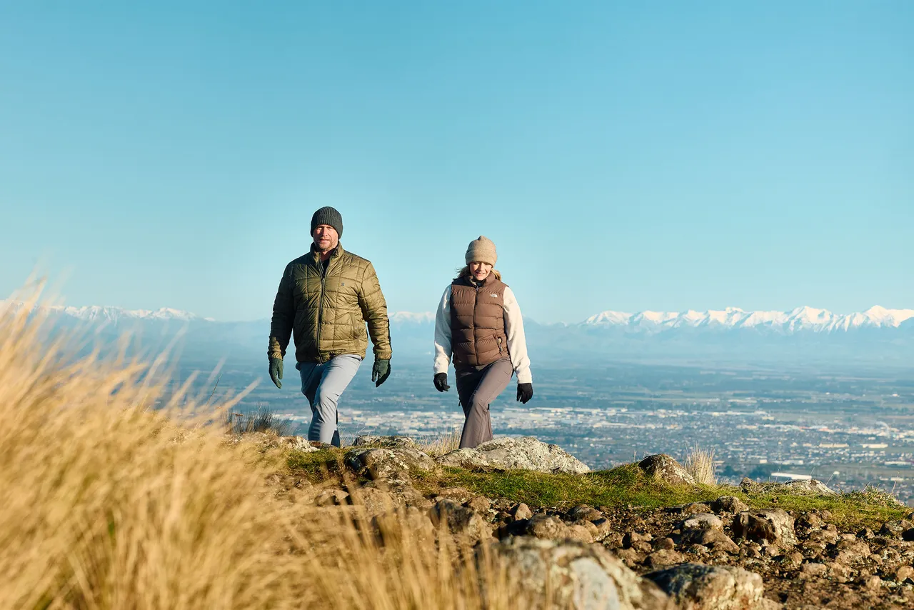 Couple hiking Mt Vernon