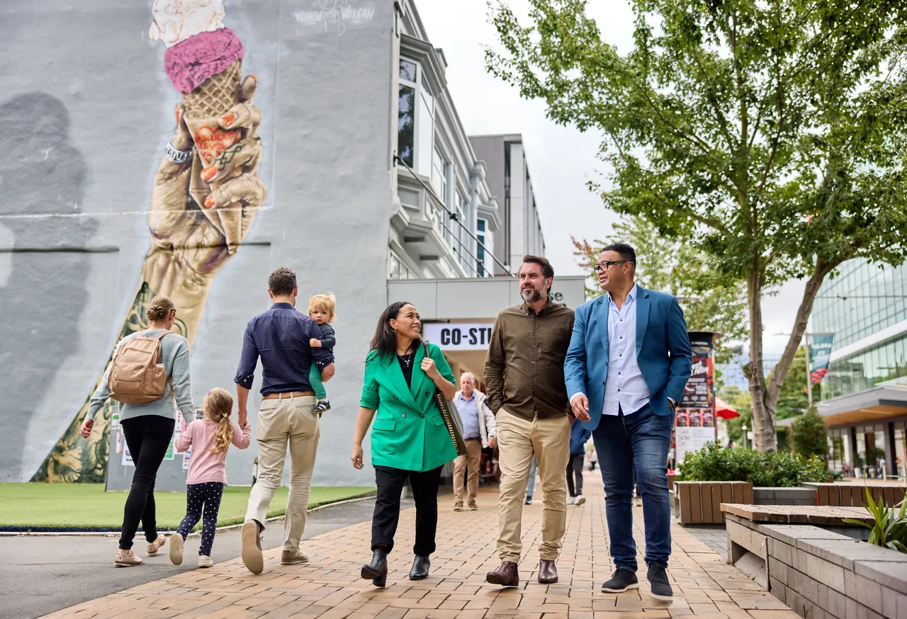 Colleagues discovering the City Mall