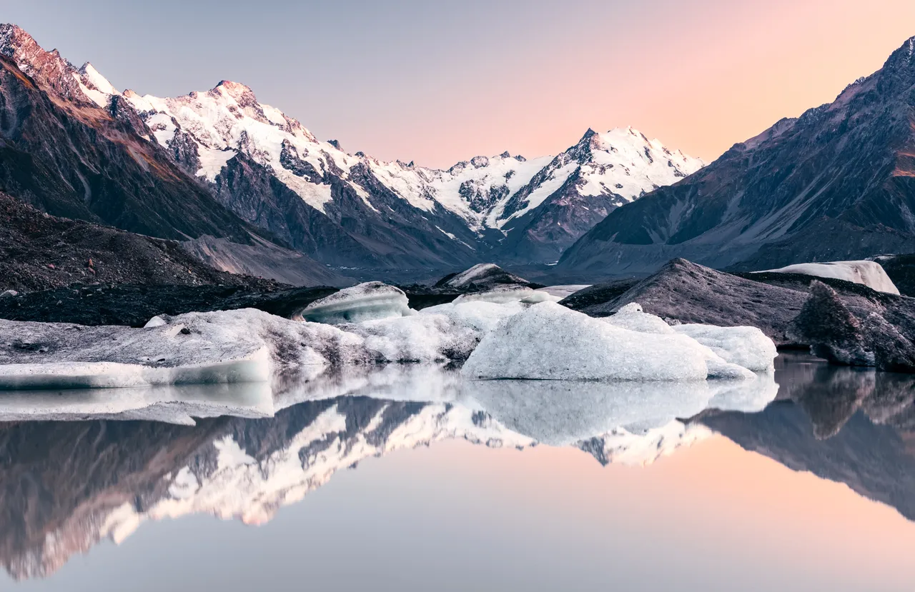 Icebergs at Tasman River
